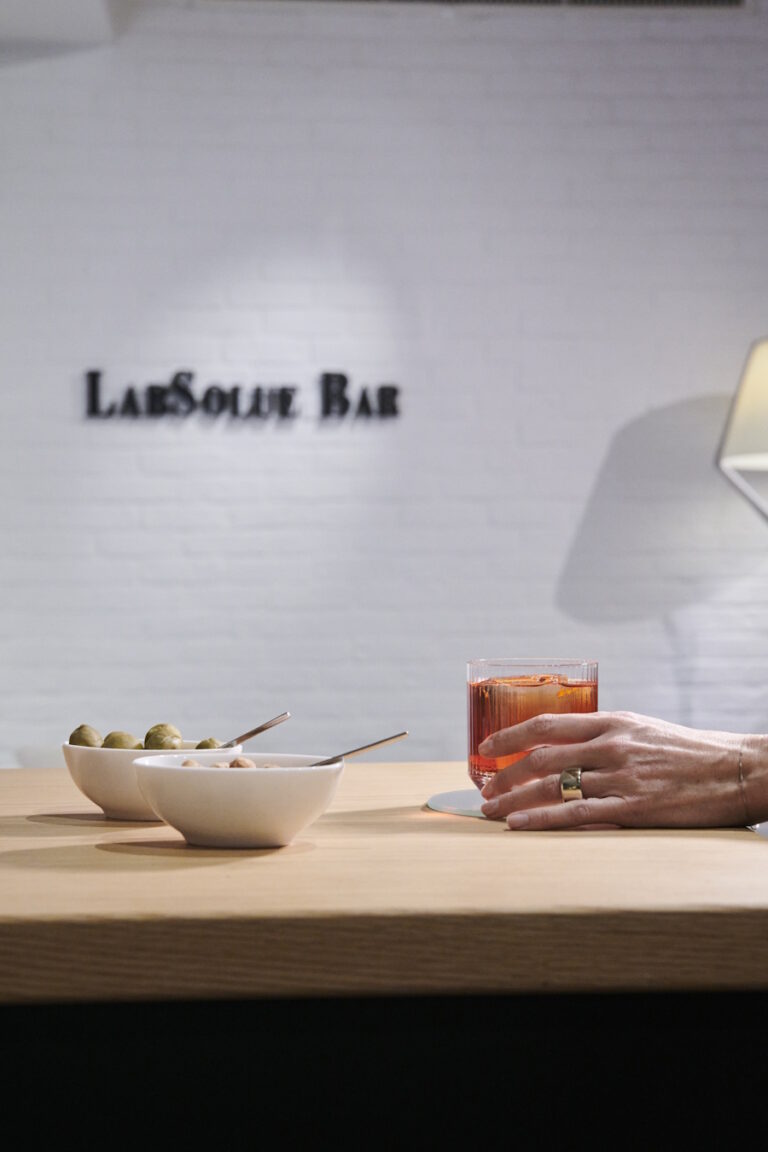 drink at labsolue bar at magna pars