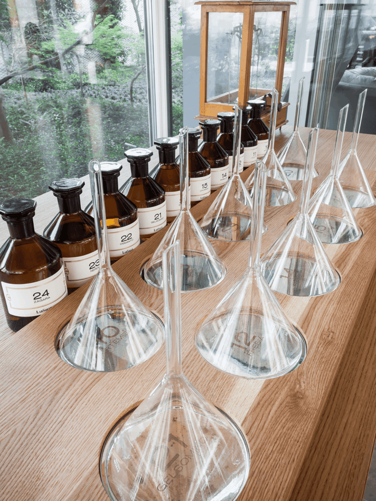 essences of the labsolue perfume laboratory
