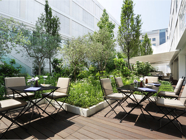 outdoor garden restaurant