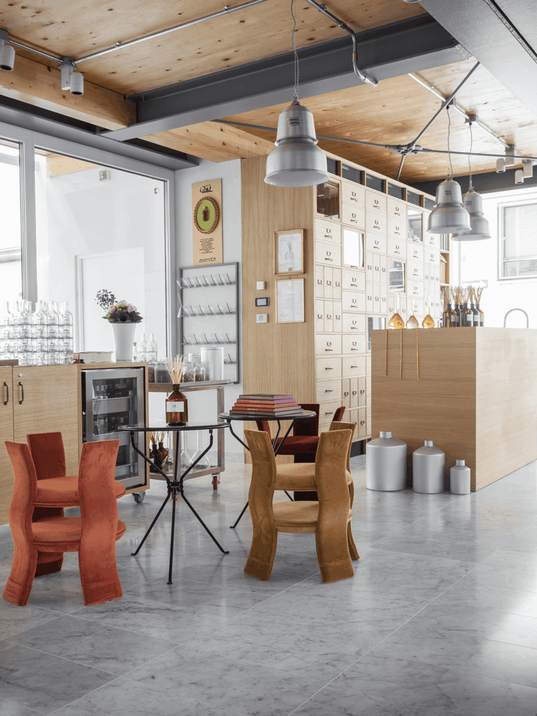 interno del laboratorio di profumi di Labsolue