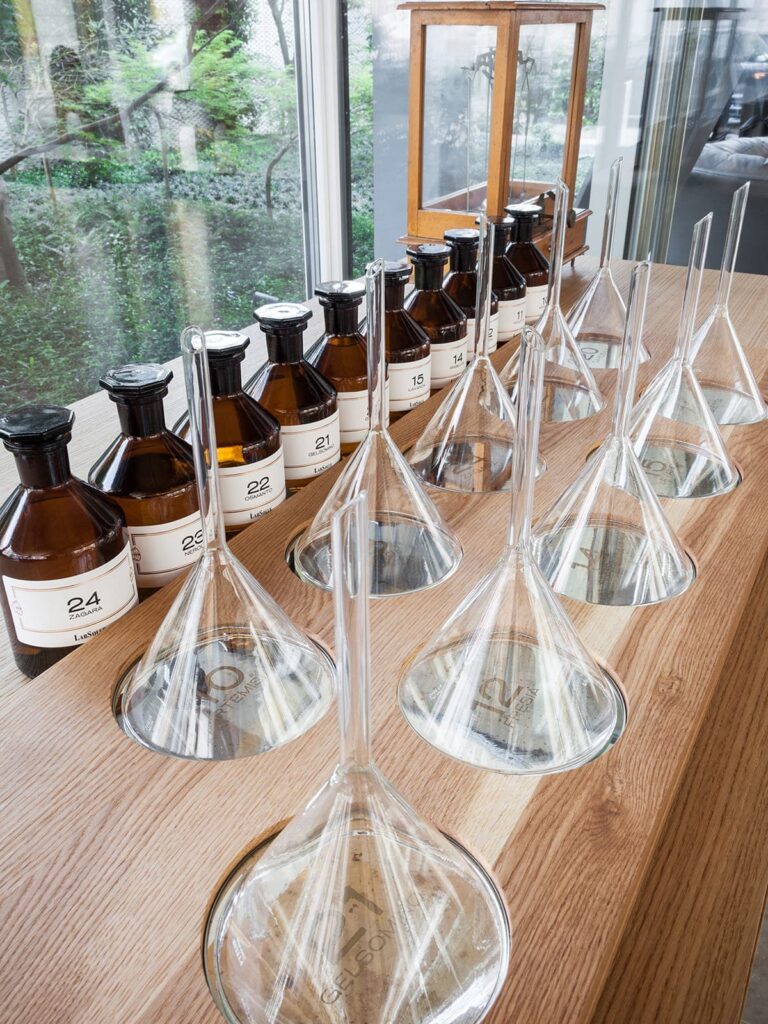 essences of the labsolue perfume laboratory