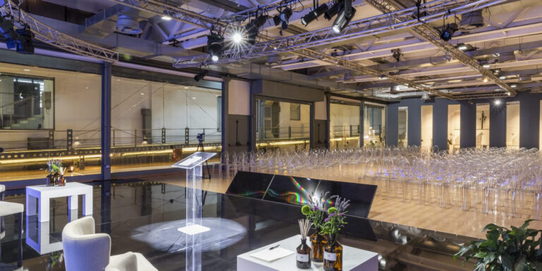 sala quintessenza, tavoli e sedie>